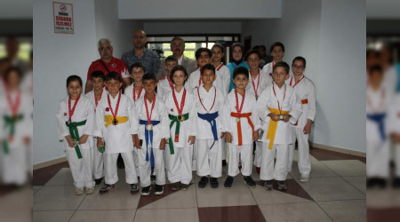 Arifiye'li Karetecilerden Bakan Karakulluku'ya Ziyaret