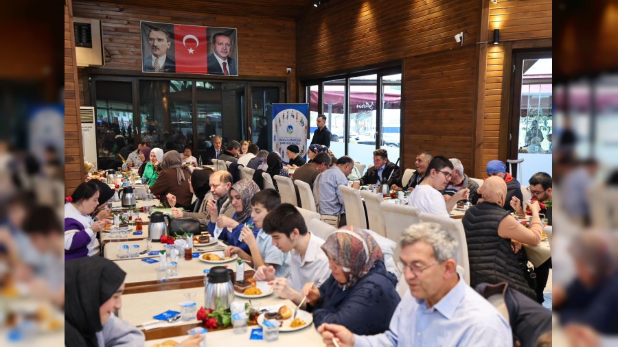 Başkan Alemdar, Beyaz Baston Günü’nde görme engellilerle buluştu