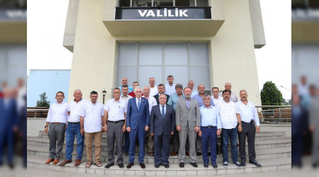 Muhtarlar Federasyonu Yeni Y�netiminden Vali Nayir'e Ziyaret