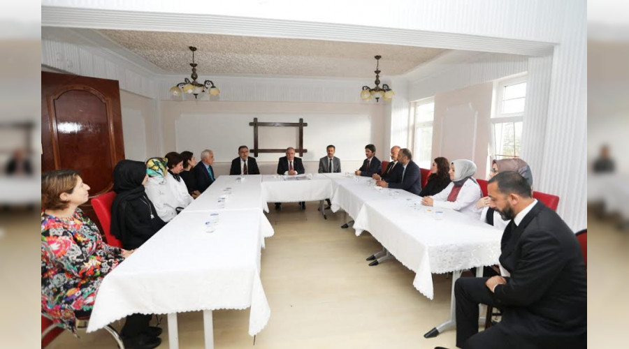 Vali Nayir Serdivan Halk Eitim Merkezini Ziyaret Etti
