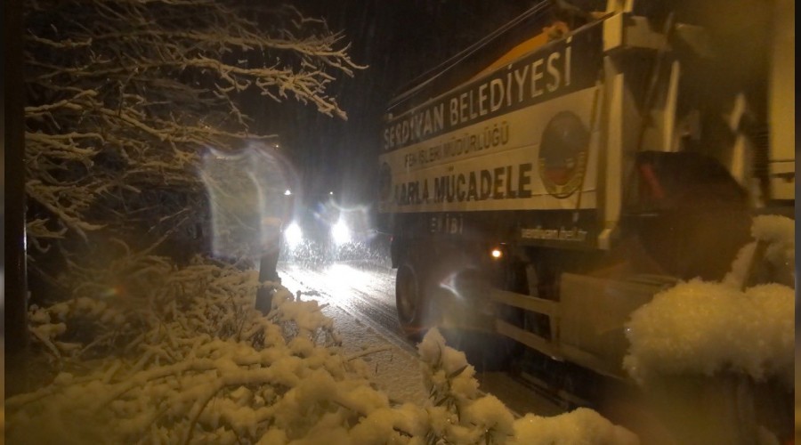 Serdivan�da 24 Saat Kar Mesaisi