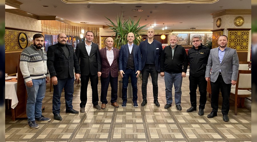 Gelecek Partisi il�e ba�kanlar� bir araya geldi