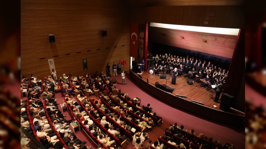 Sakarya Ticaret Borsas Trk halk mziinden esiz eserlerle Yaz Konserini gerekletirdi.