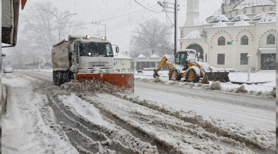 ERENLER'DE EK�PLER ARALIKSIZ �ALI�IYOR