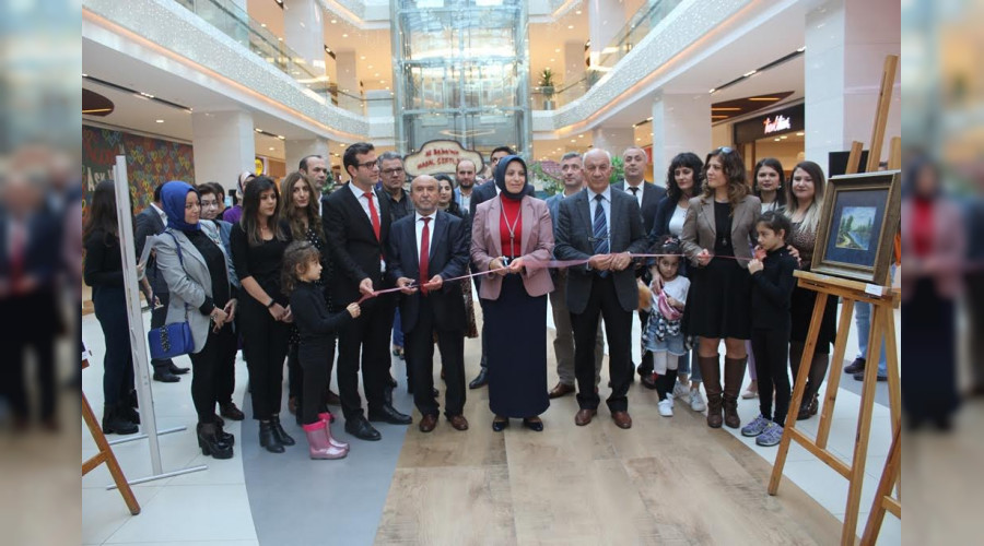 Öğretmenler Günü Haftası etkinliklerinde iki güzel sergi