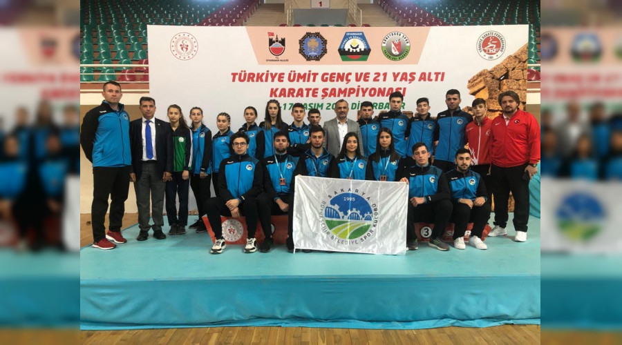 Büyükşehirli karatecilerden 6 madalya